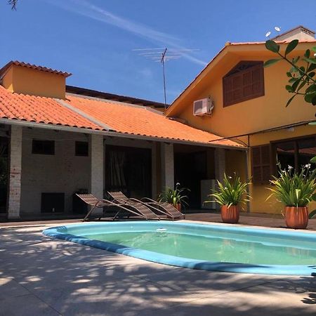 Linda casa com piscina em Bombinhas, espaço inteiro Exterior foto