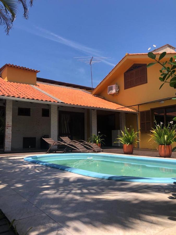 Linda casa com piscina em Bombinhas, espaço inteiro Exterior foto