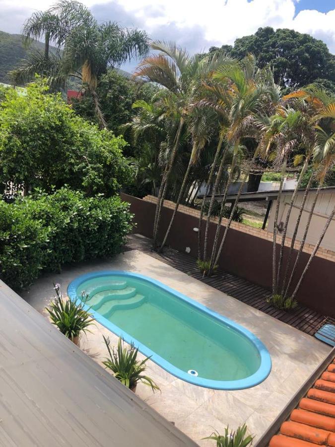 Linda casa com piscina em Bombinhas, espaço inteiro Exterior foto